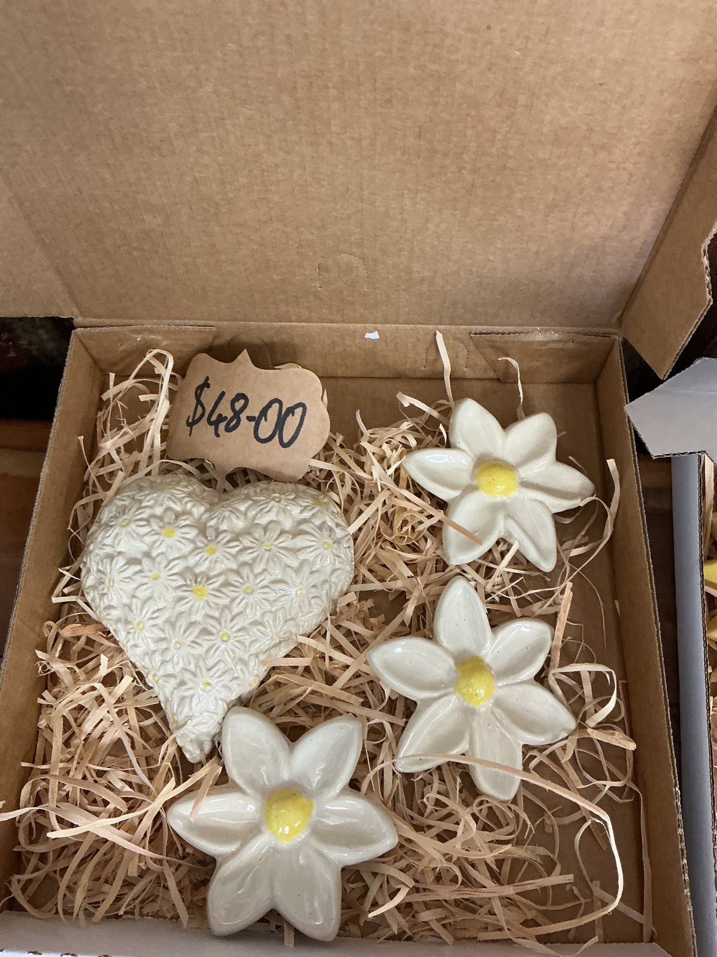 White Heart 3 Flowers B