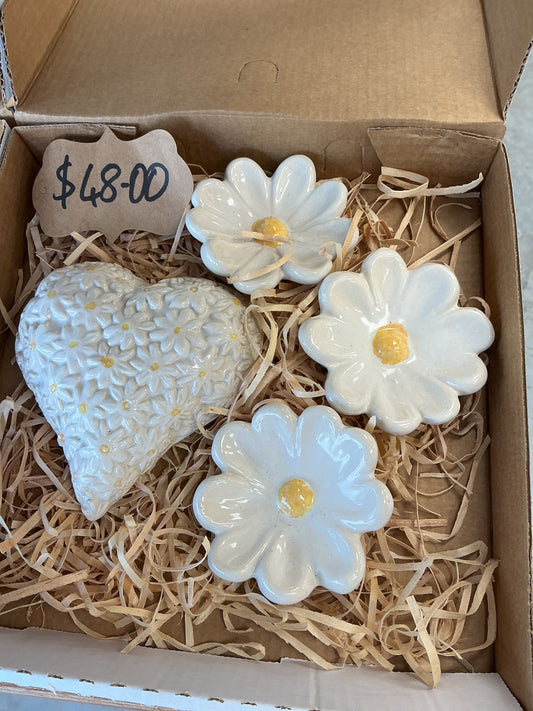 White Heart 3 Flowers A